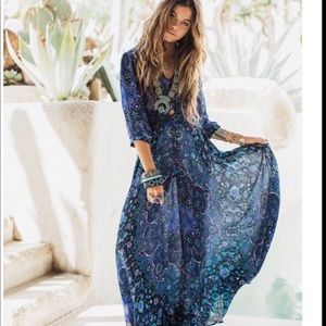 spell and the gypsy kiss the sky gown EUC